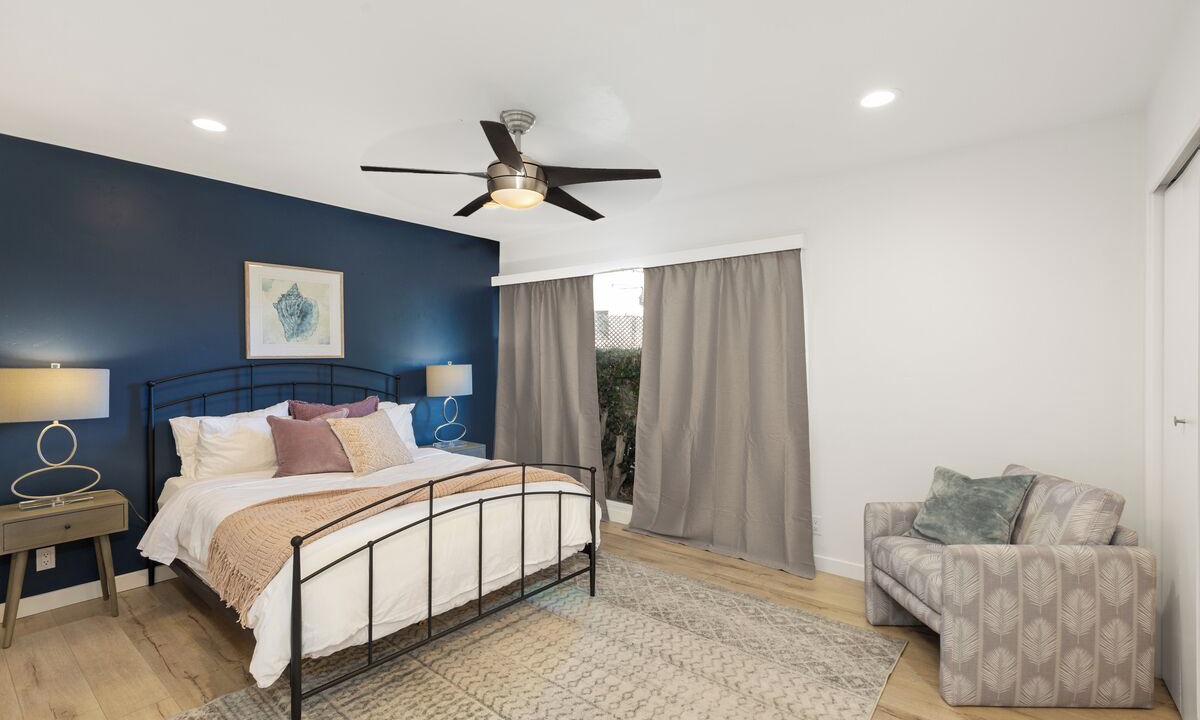 Photo of Bedroom in La Jolla Mesa