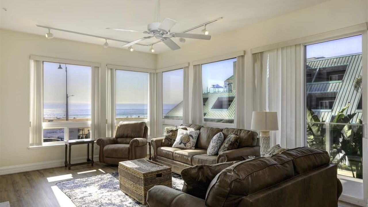 Photo of Livingroom in Downtown