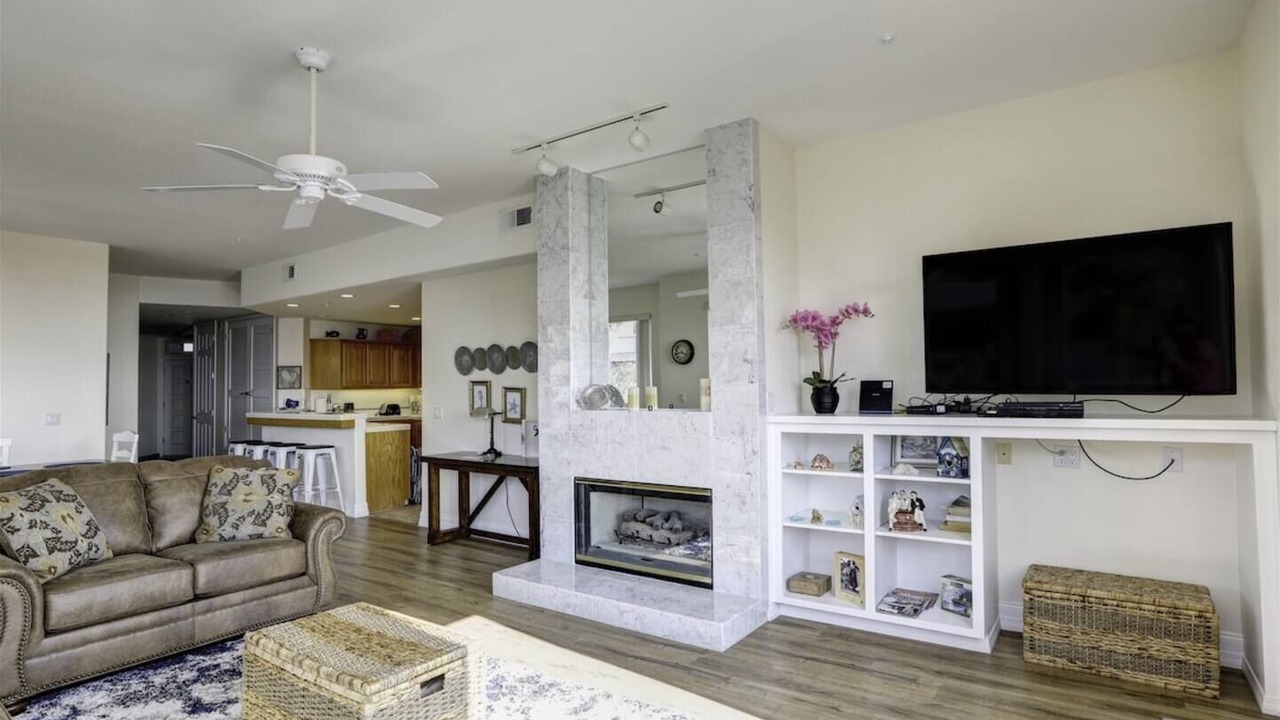 Photo of Livingroom in Downtown