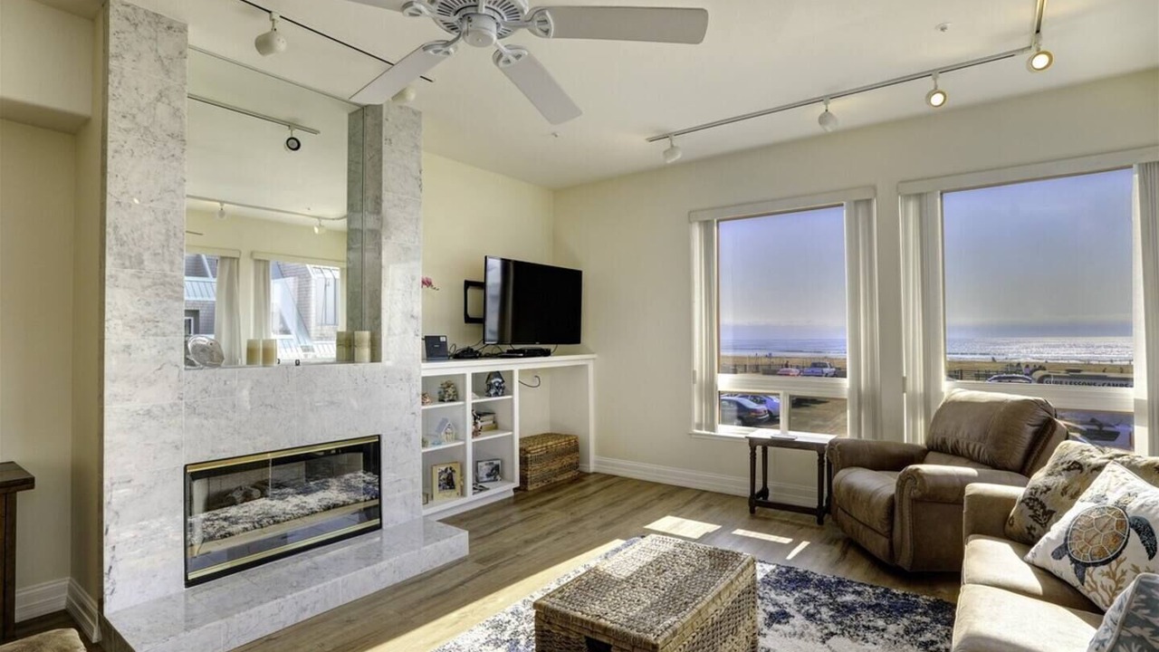Photo of Livingroom in Downtown