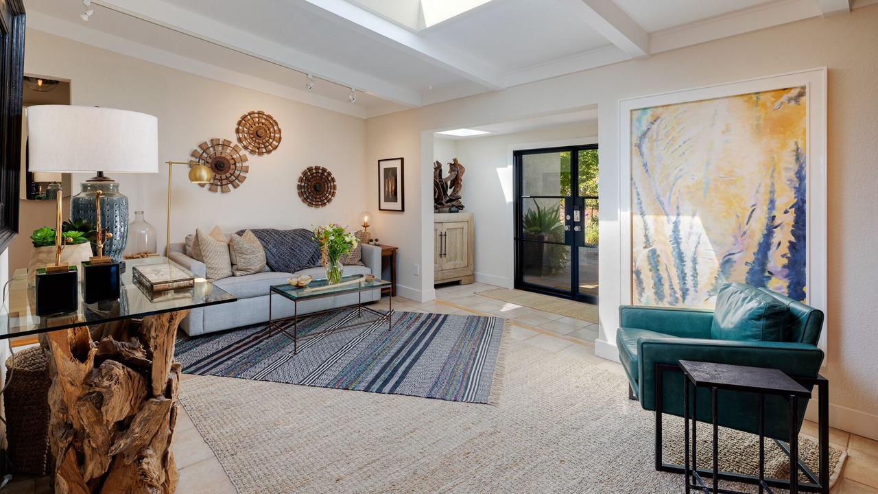 Photo of Livingroom in Healdsburg