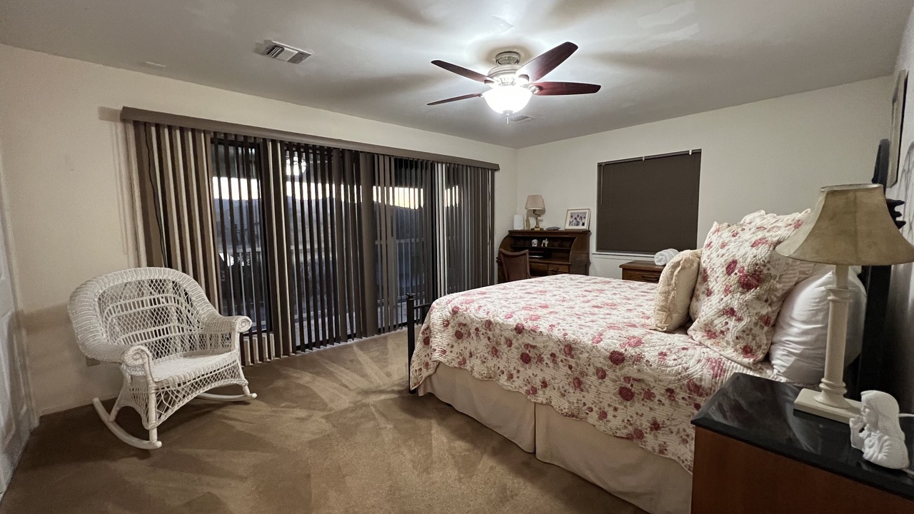 Photo of Bedroom in Oak Shores