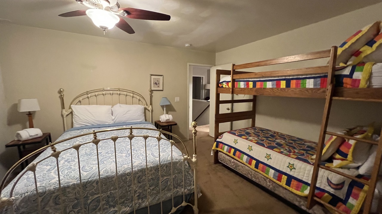 Photo of Bedroom in Oak Shores