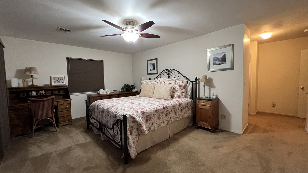Photo of Bedroom in Oak Shores