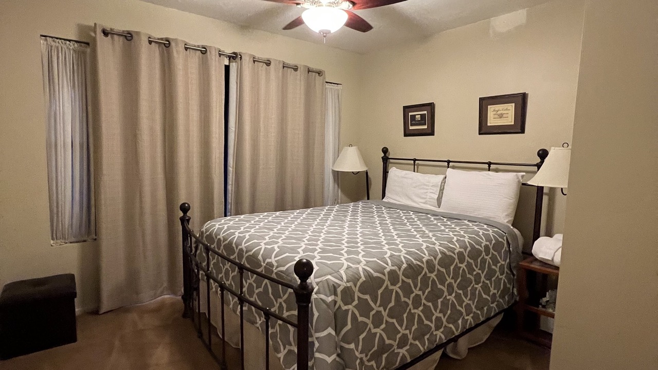 Photo of Bedroom in Oak Shores