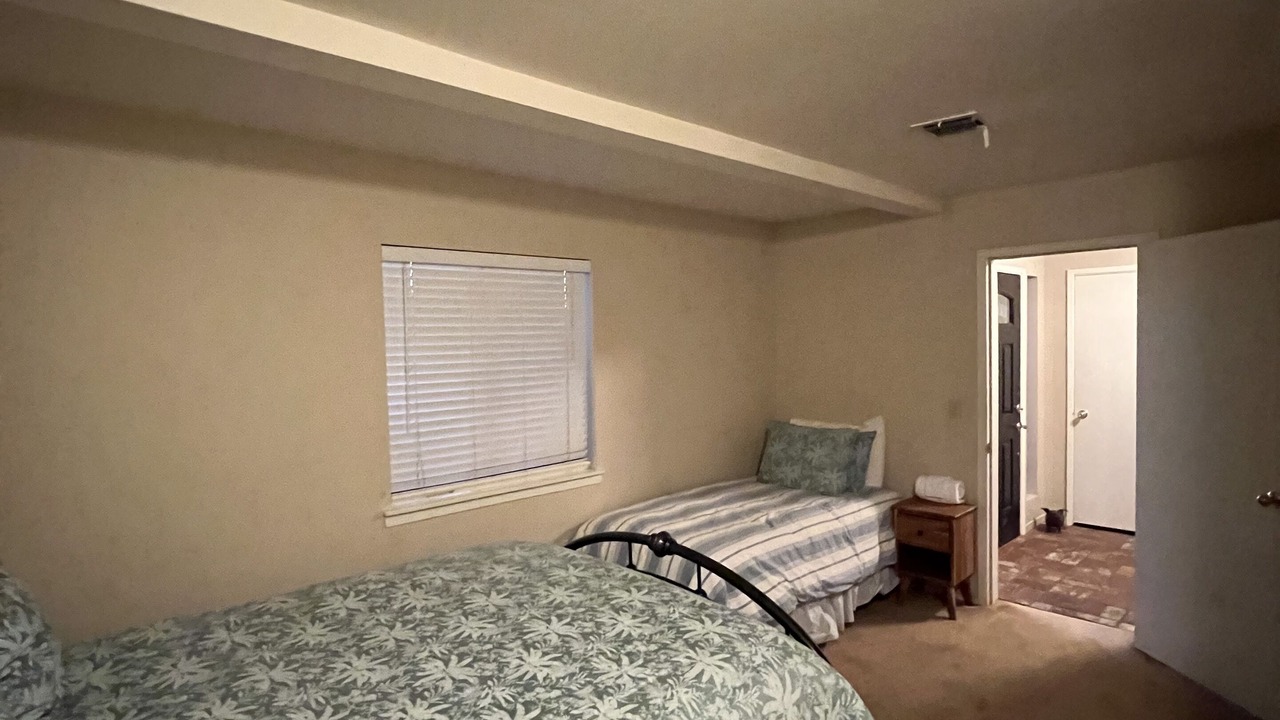 Photo of Bedroom in Oak Shores