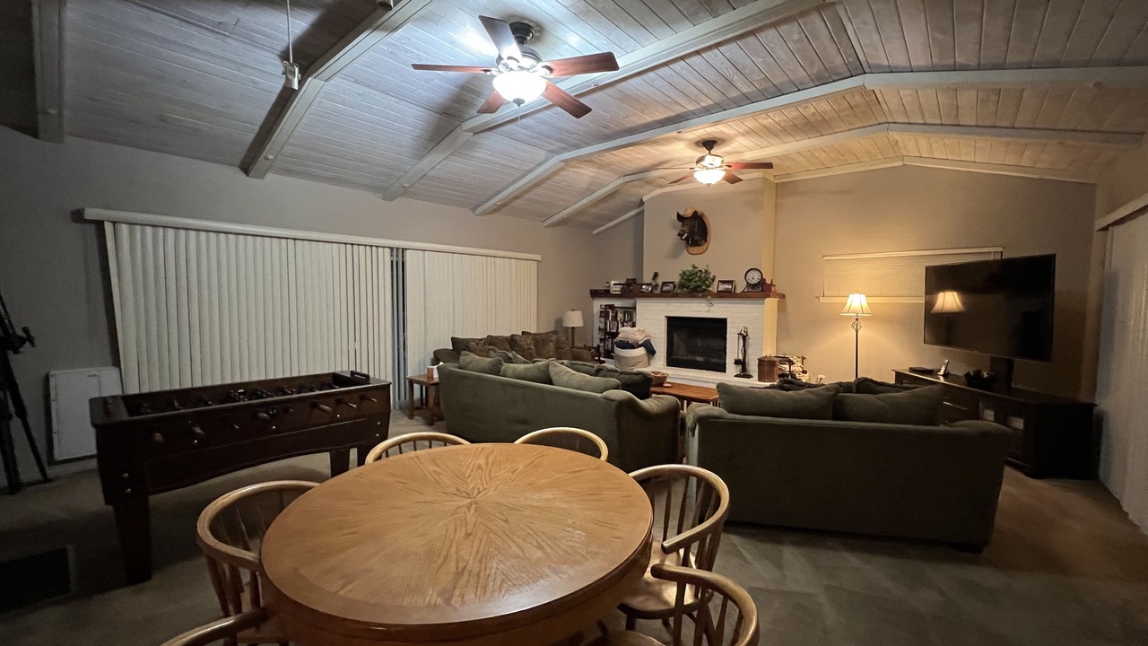 Photo of Livingroom in Oak Shores