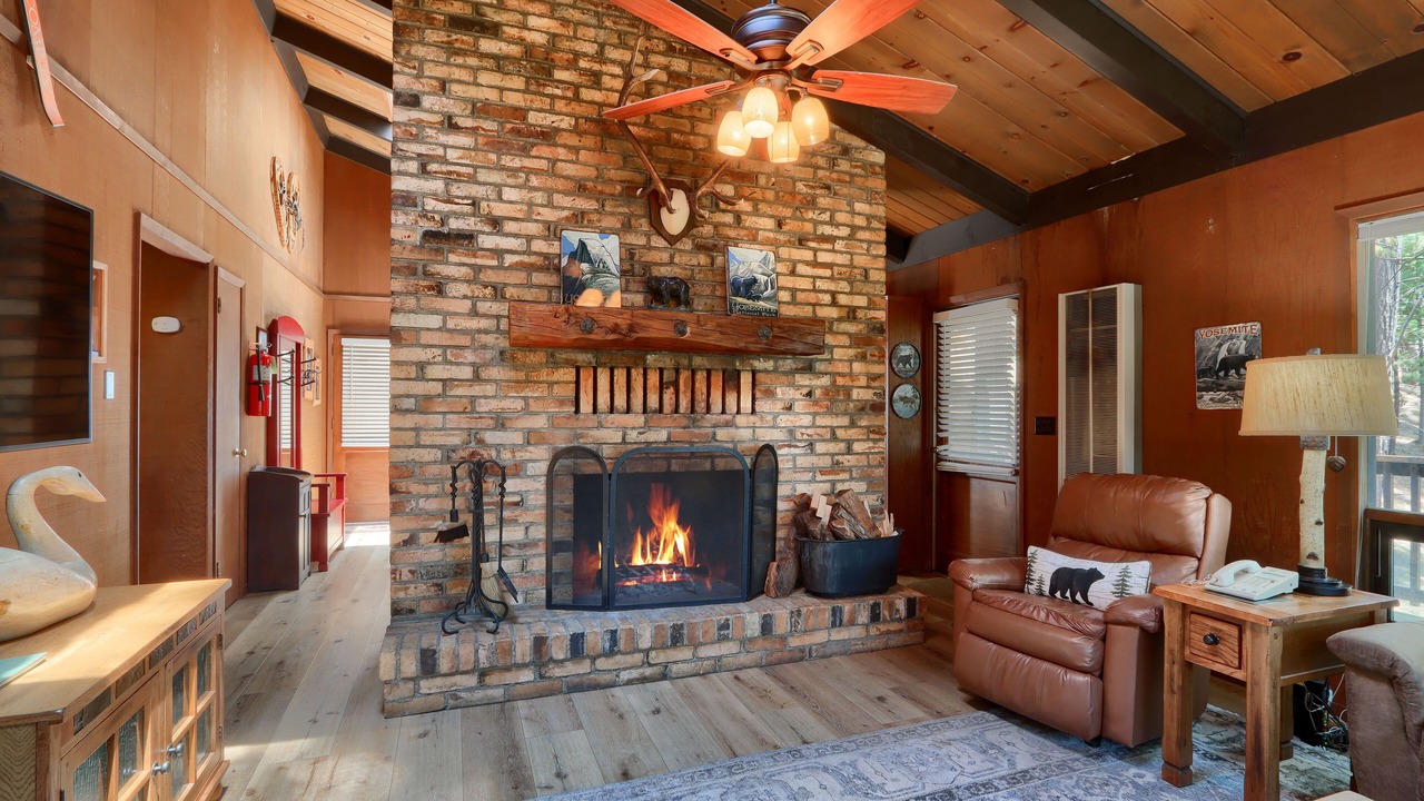 Photo of Livingroom in North Wawona