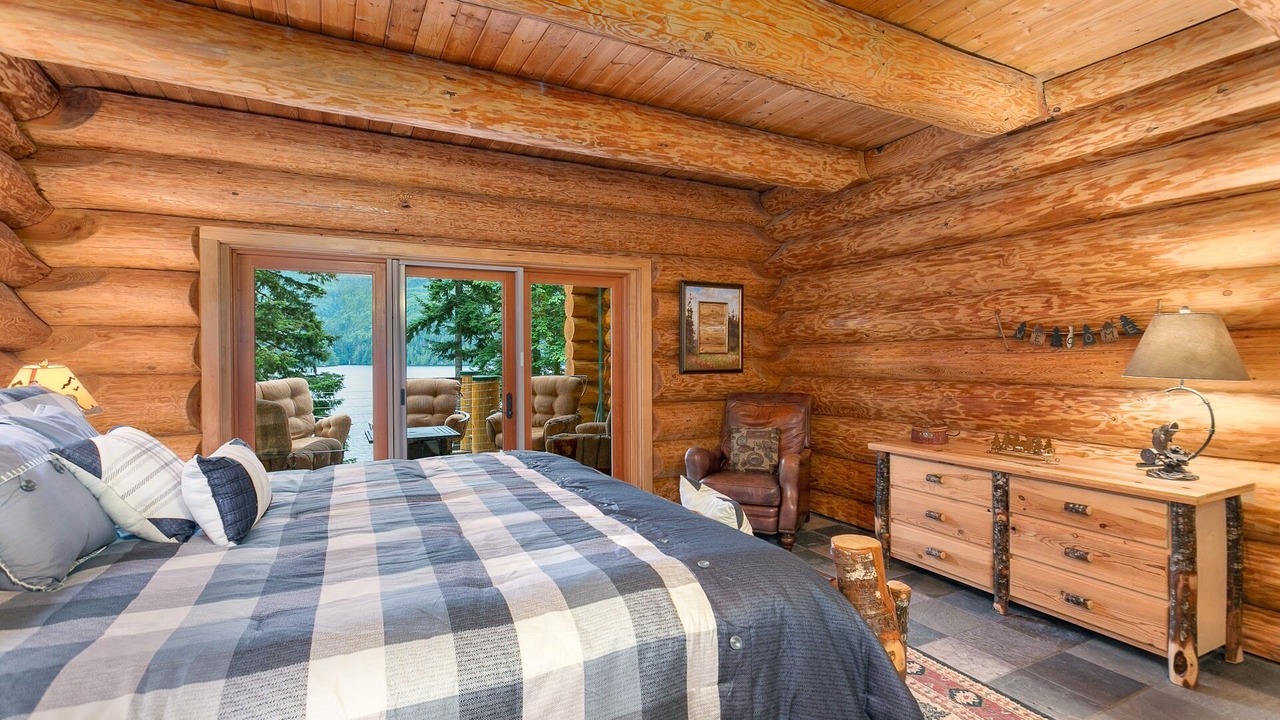 Photo of Bathroom in Mount St. Helens
