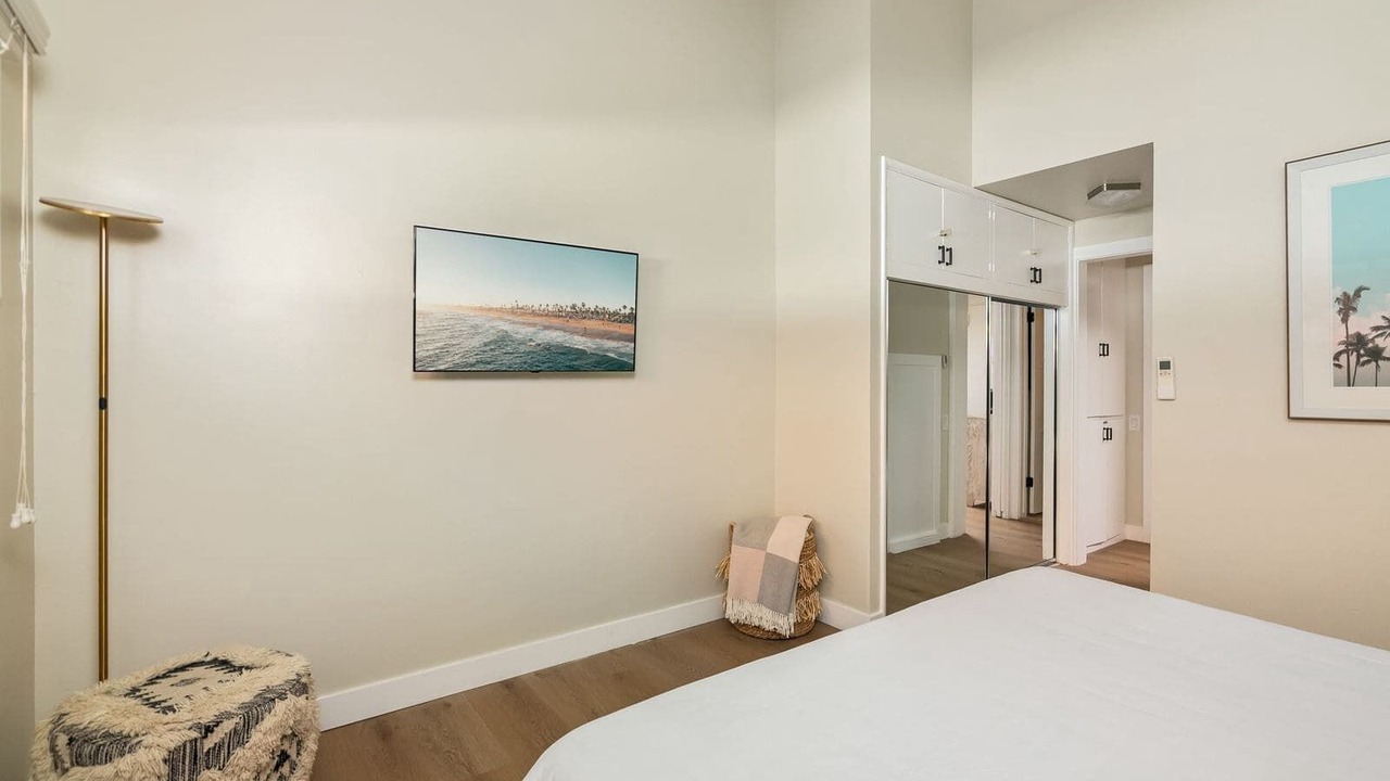 Photo of Bedroom in La Jolla Shores