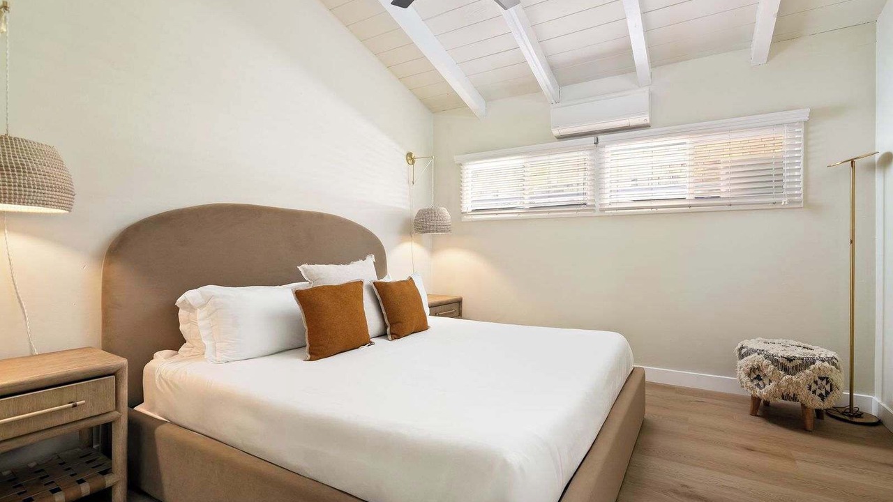 Photo of Bedroom in La Jolla Shores