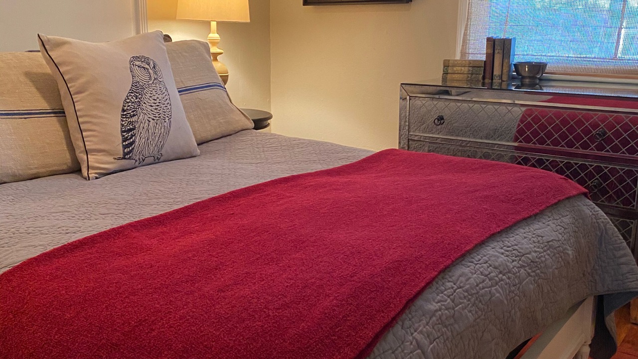 Photo of Bedroom in Oak Knoll