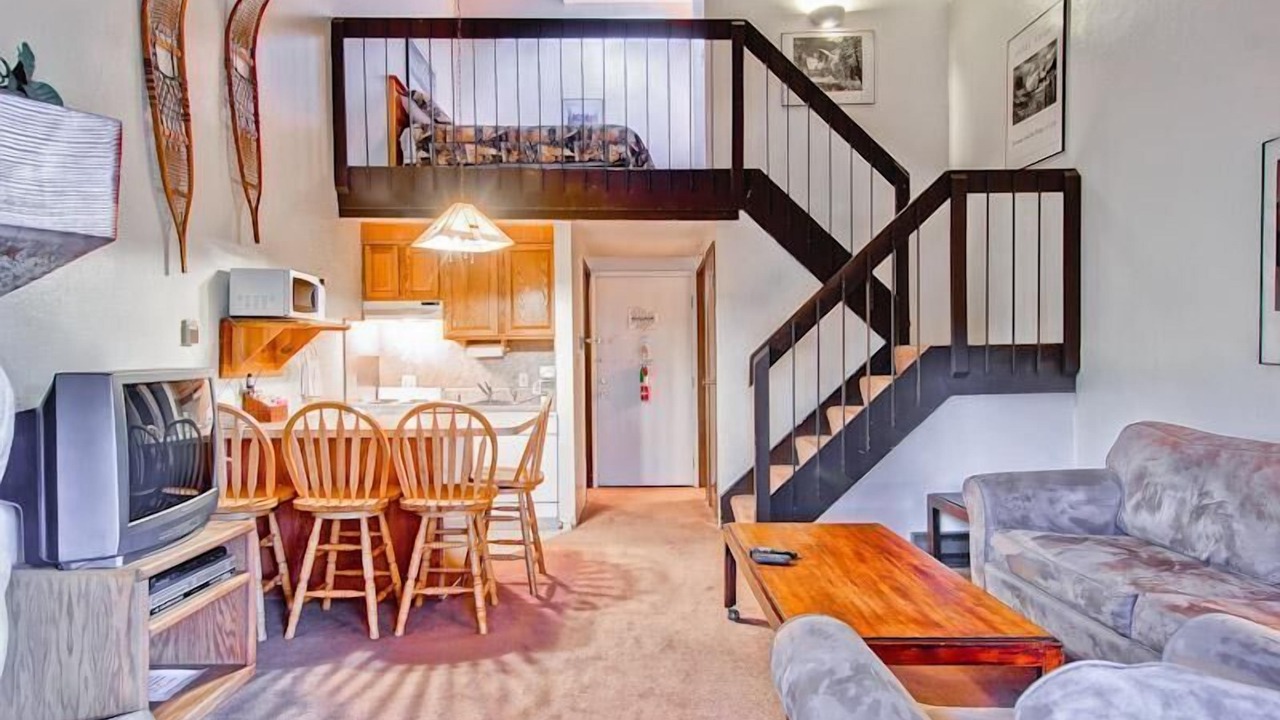 Photo of Livingroom in Yosemite West