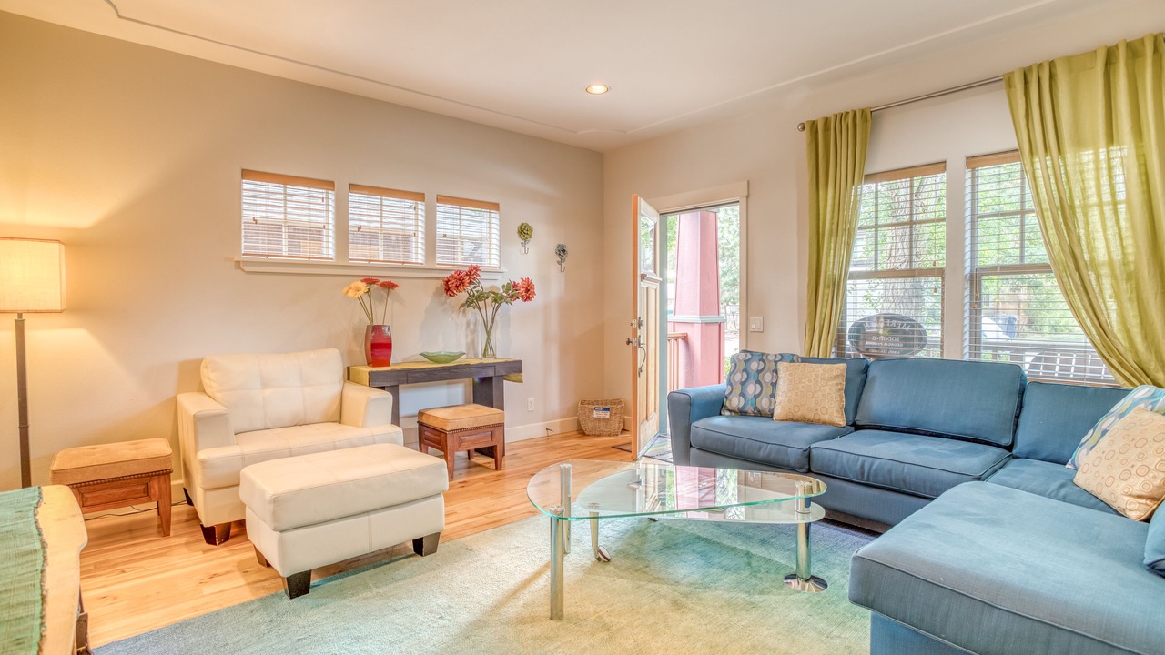 Photo of Livingroom in Old Bend