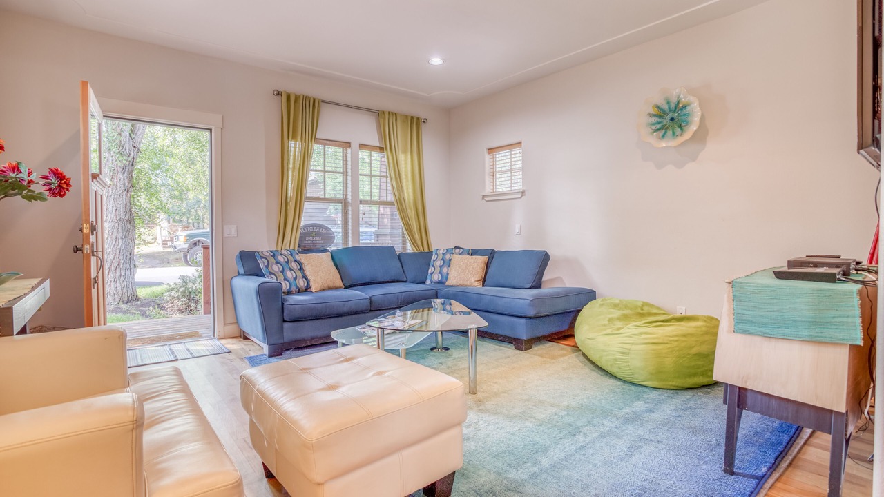 Photo of Livingroom in Old Bend