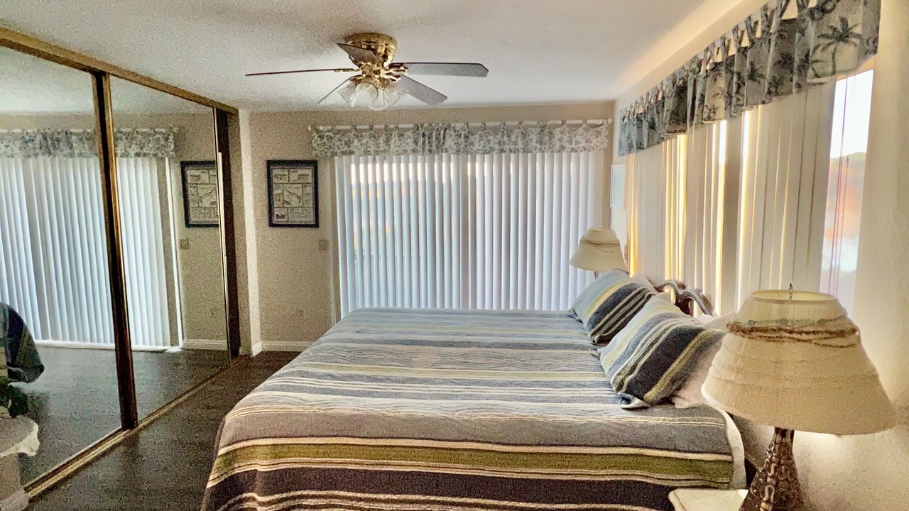 Photo of Bedroom in Oak Shores
