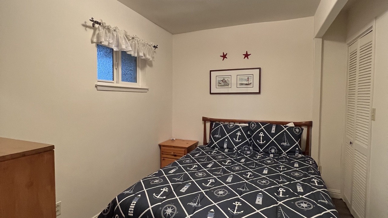 Photo of Bedroom in Oak Shores