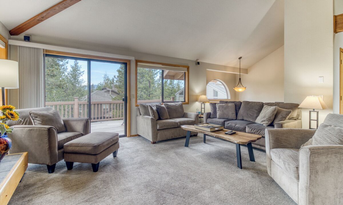 Photo of Livingroom in Sunriver
