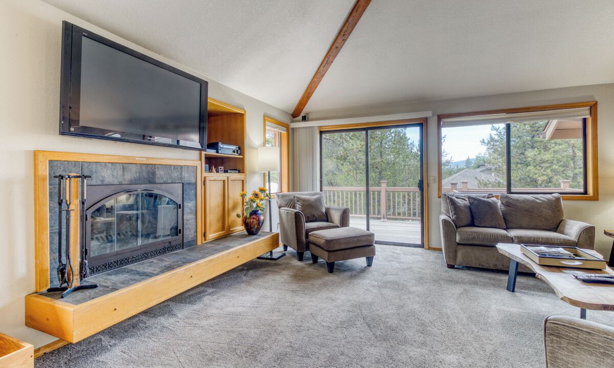 Photo of Livingroom in Sunriver