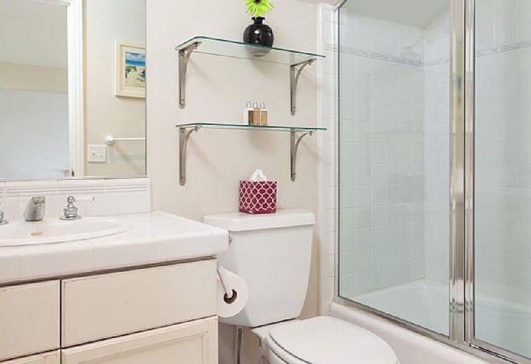 Photo of Bathroom in Corona del Mar