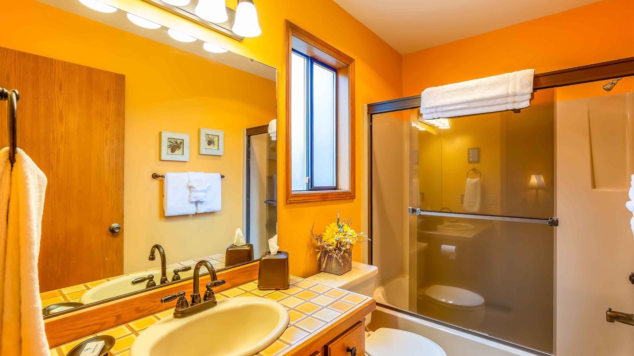 Photo of Bathroom in Sunriver