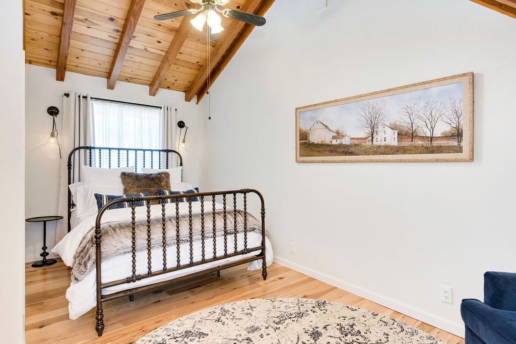 Photo of Bedroom in Carpenter Canyon