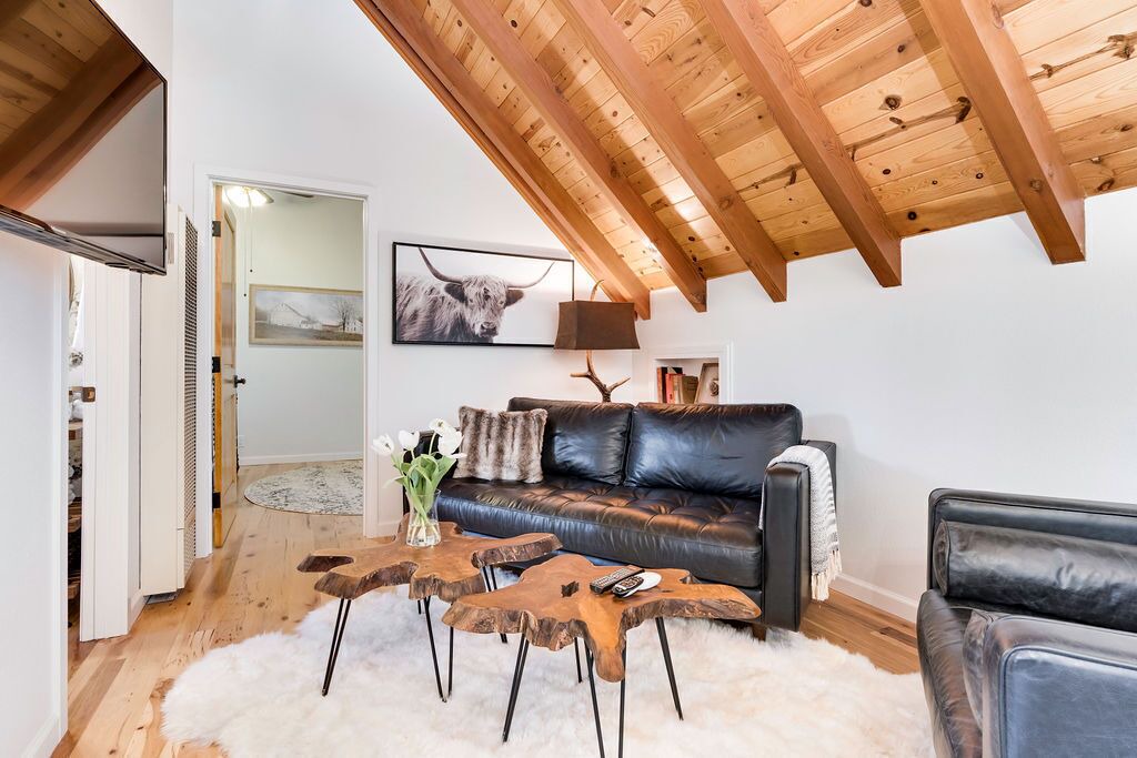 Photo of Livingroom in Carpenter Canyon