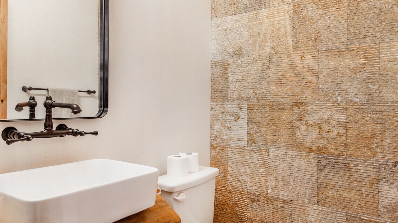 Photo of Bathroom in Summit Estates