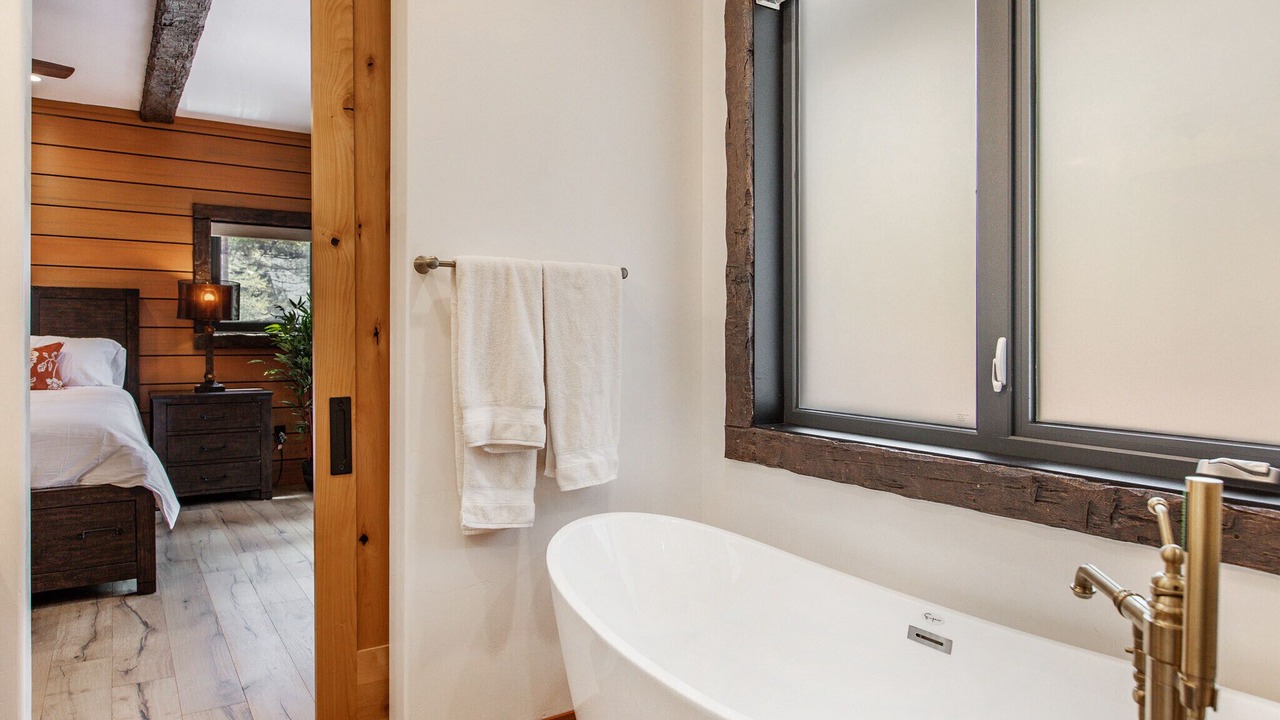 Photo of Bathroom in Summit Estates