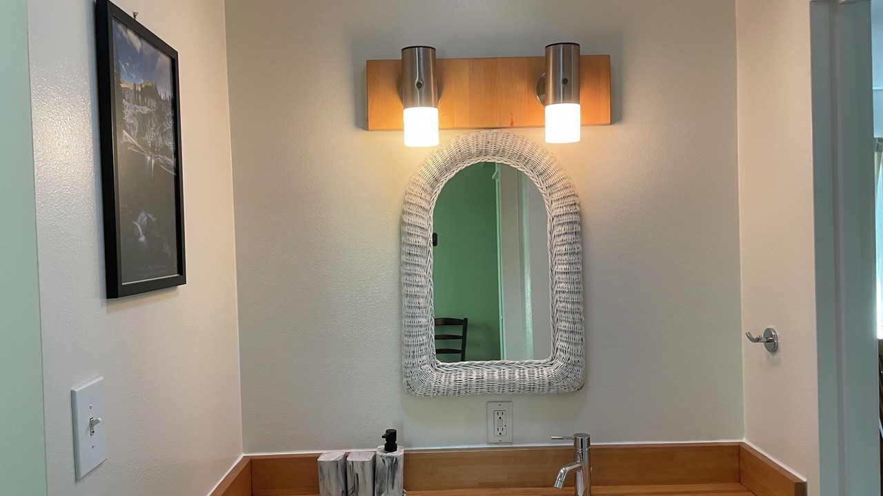 Photo of Bathroom in Hyampom