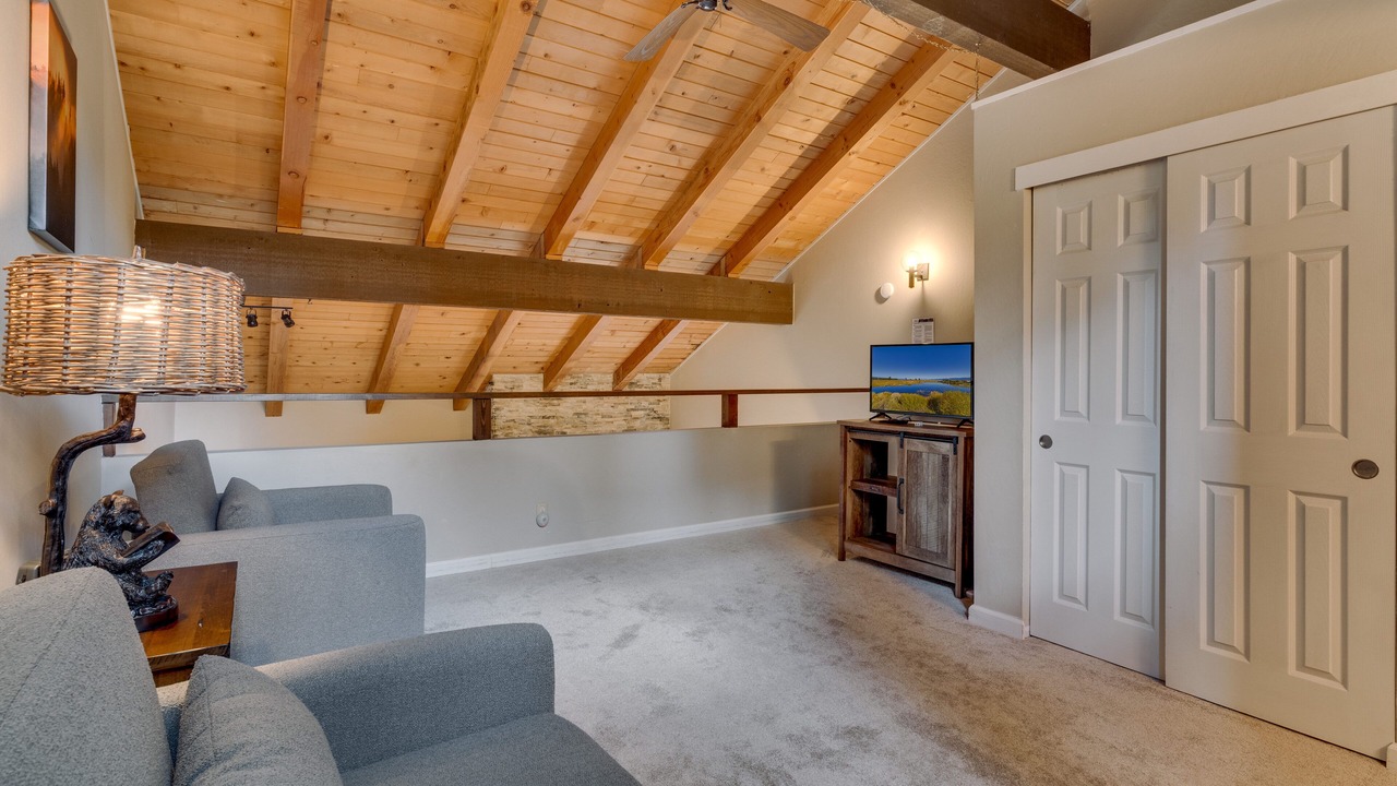 Photo of Livingroom in Carnelian Woods