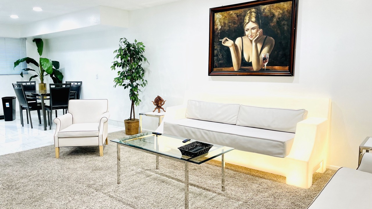 Photo of Livingroom in Beverly Green