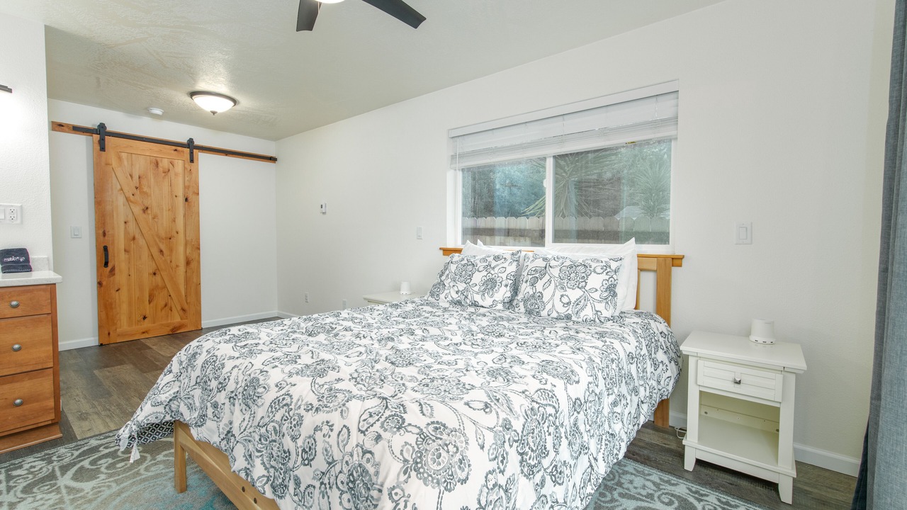 Photo of Bedroom in Crescent City