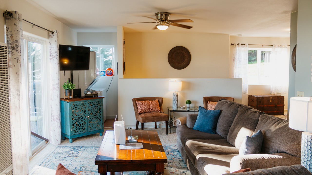 Photo of Livingroom in Shelter Cove