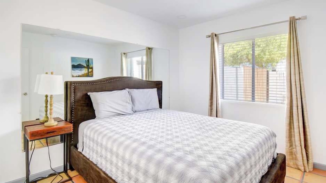 Photo of Bedroom in Honeyridge Manor