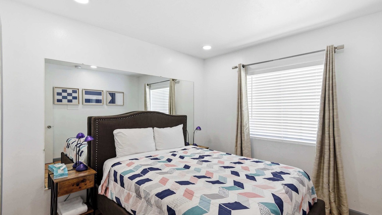 Photo of Bedroom in Honeyridge Manor