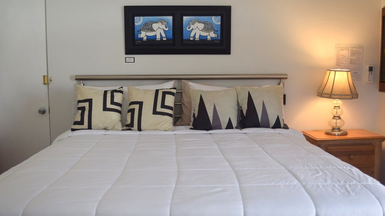 Photo of Bedroom in Racquet Club West