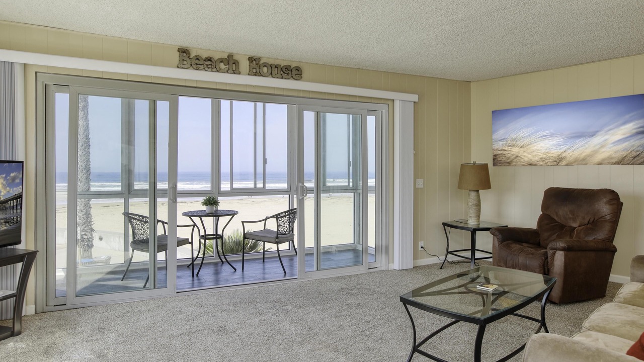 Photo of Livingroom in Downtown