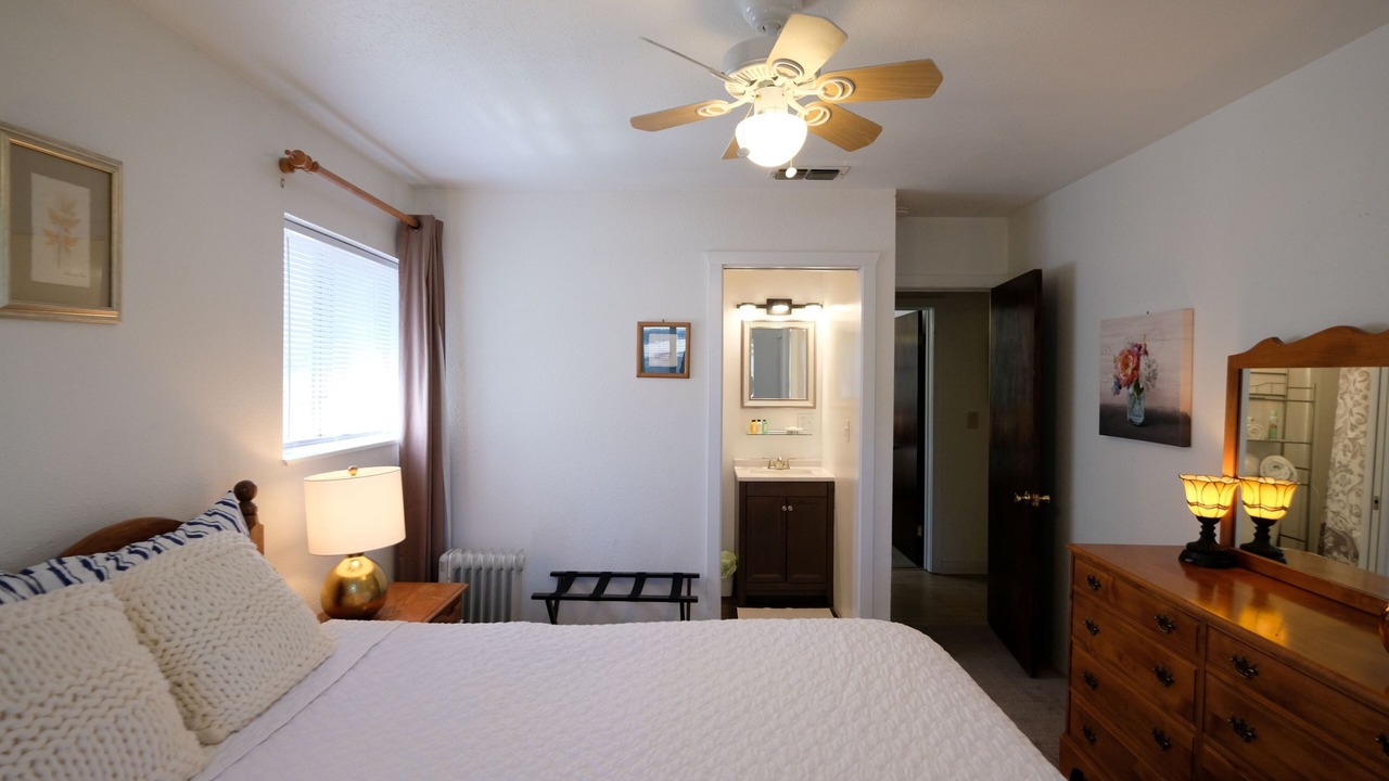 Photo of Bedroom in Mount Shasta