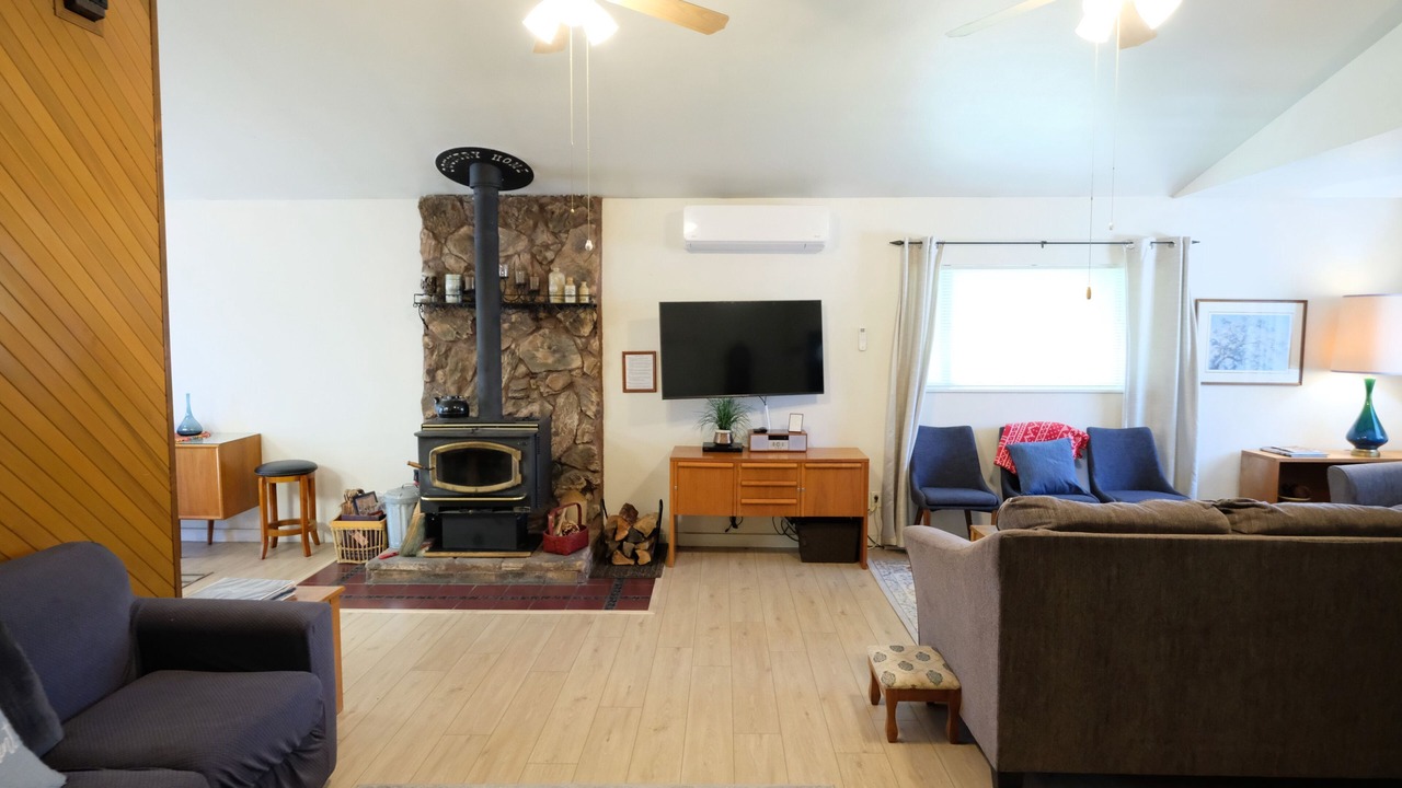Photo of Livingroom in Mount Shasta