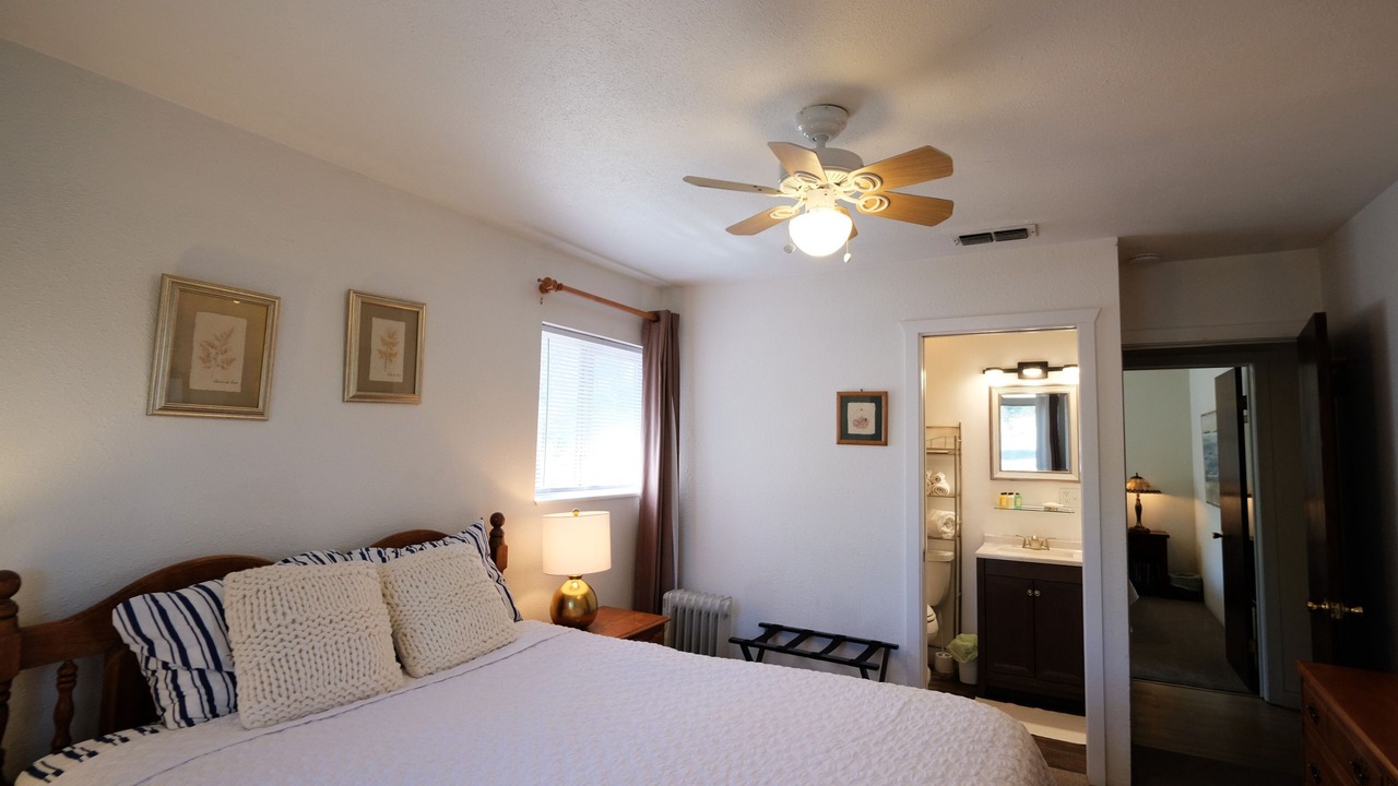 Photo of Bedroom in Mount Shasta