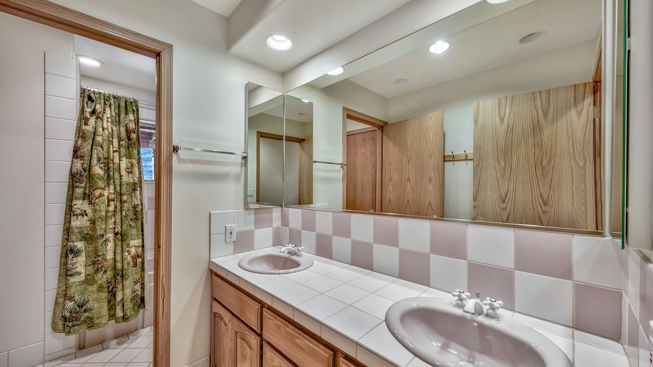 Photo of Bathroom in Montgomery Estates