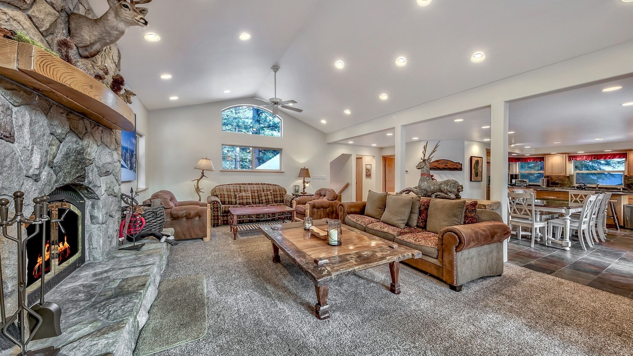 Photo of Livingroom in Montgomery Estates