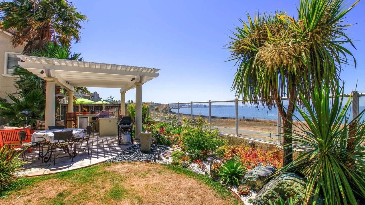 Photo of Outdoor in Hercules
