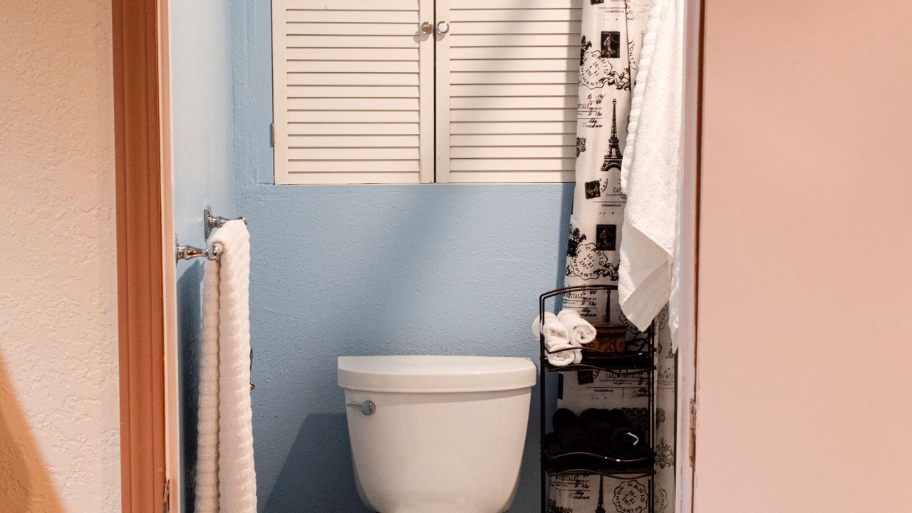 Photo of Bathroom in Leona Heights