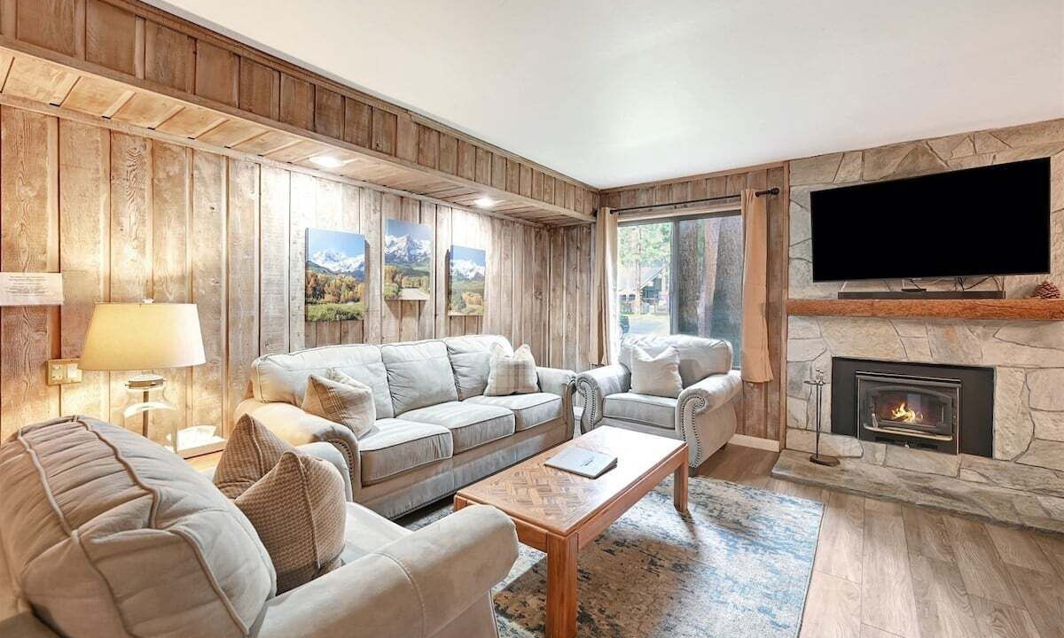 Photo of Livingroom in Mammoth Lakes