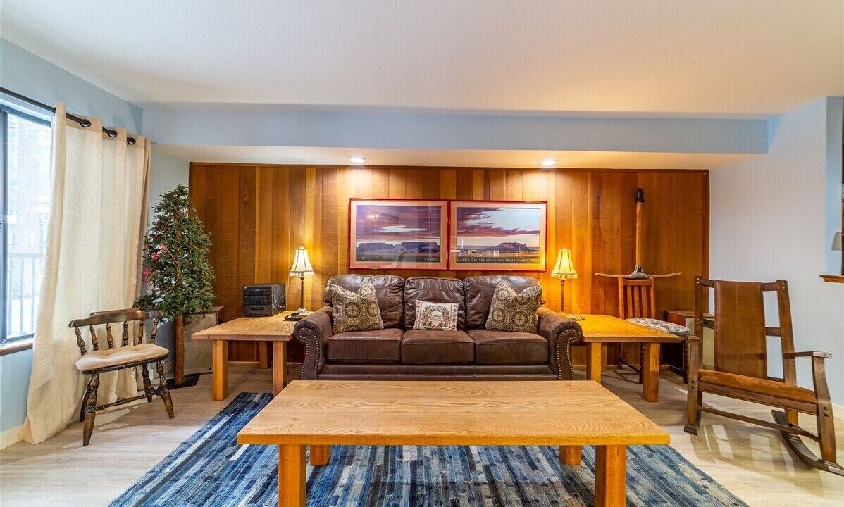 Photo of Livingroom in Mammoth Lakes