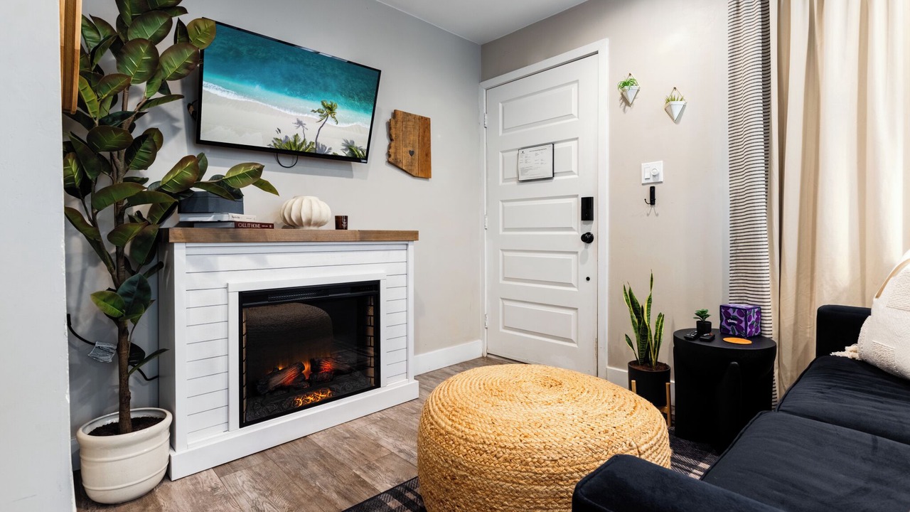 Photo of Livingroom in Pierson Place Historic District