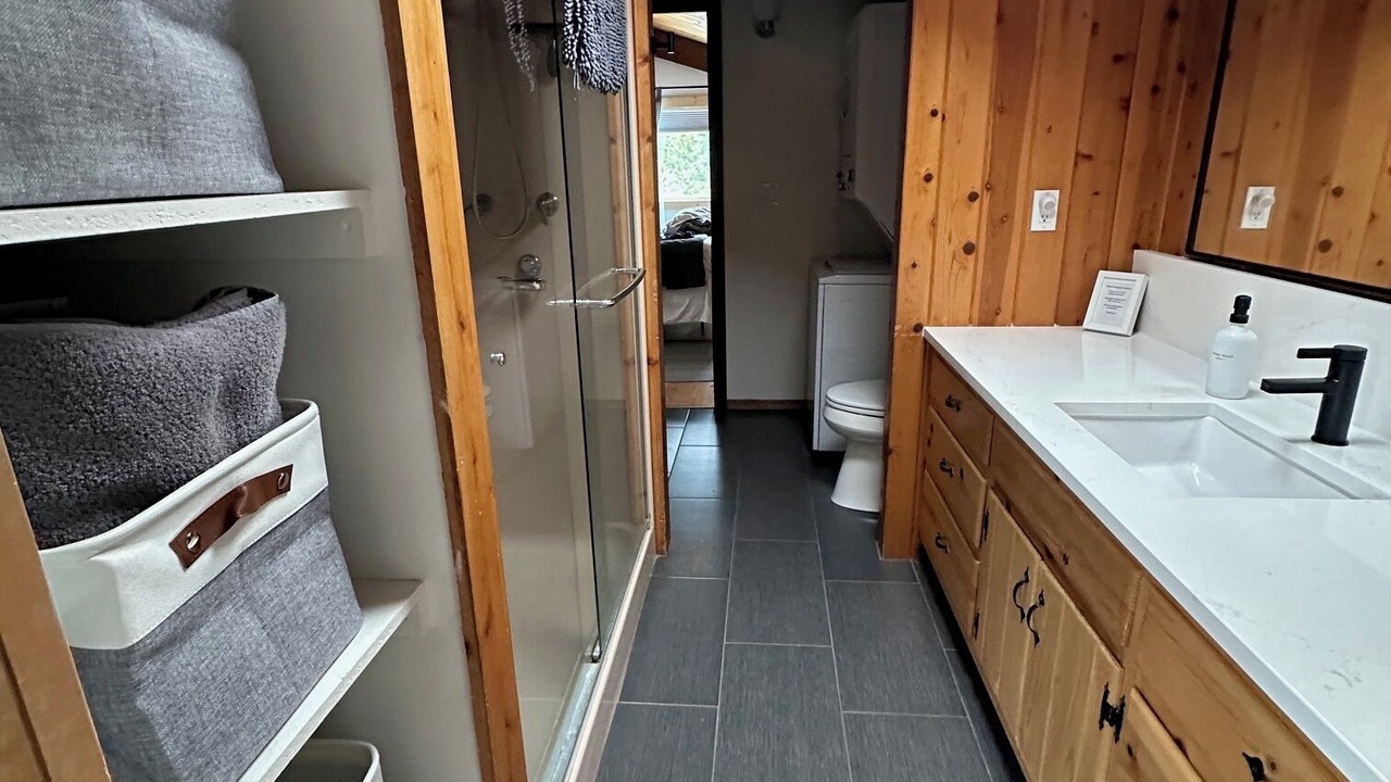 Photo of Bathroom in Weed