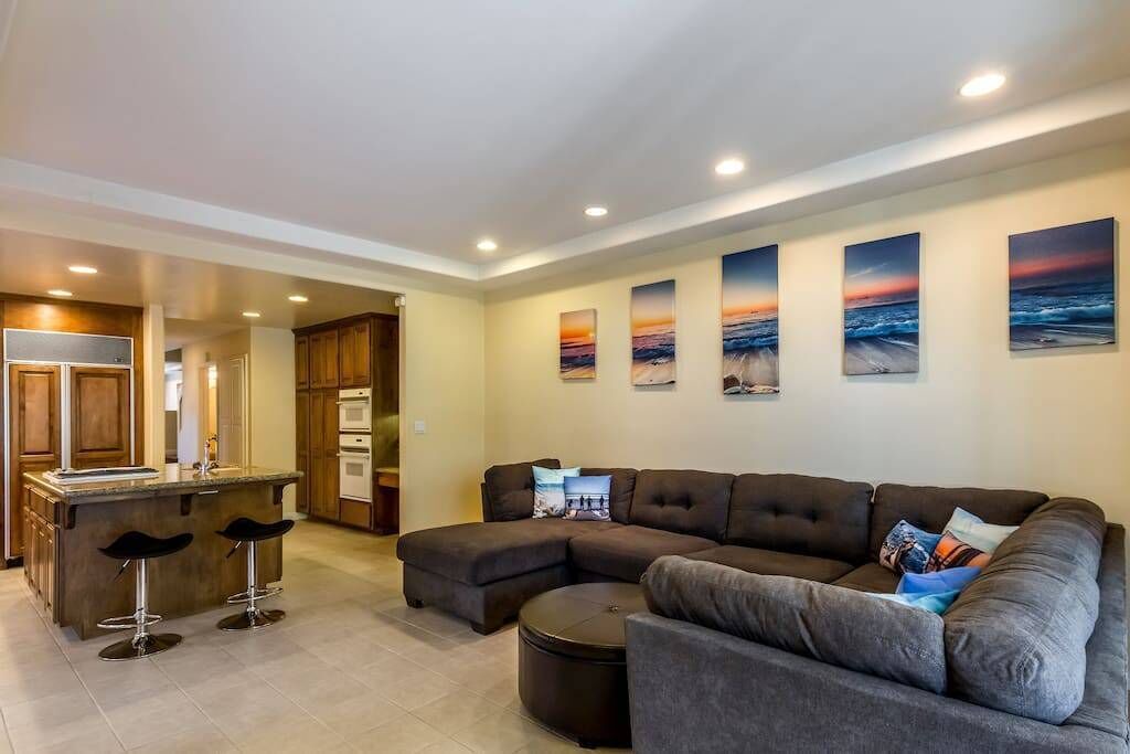 Photo of Livingroom in Village of La Jolla